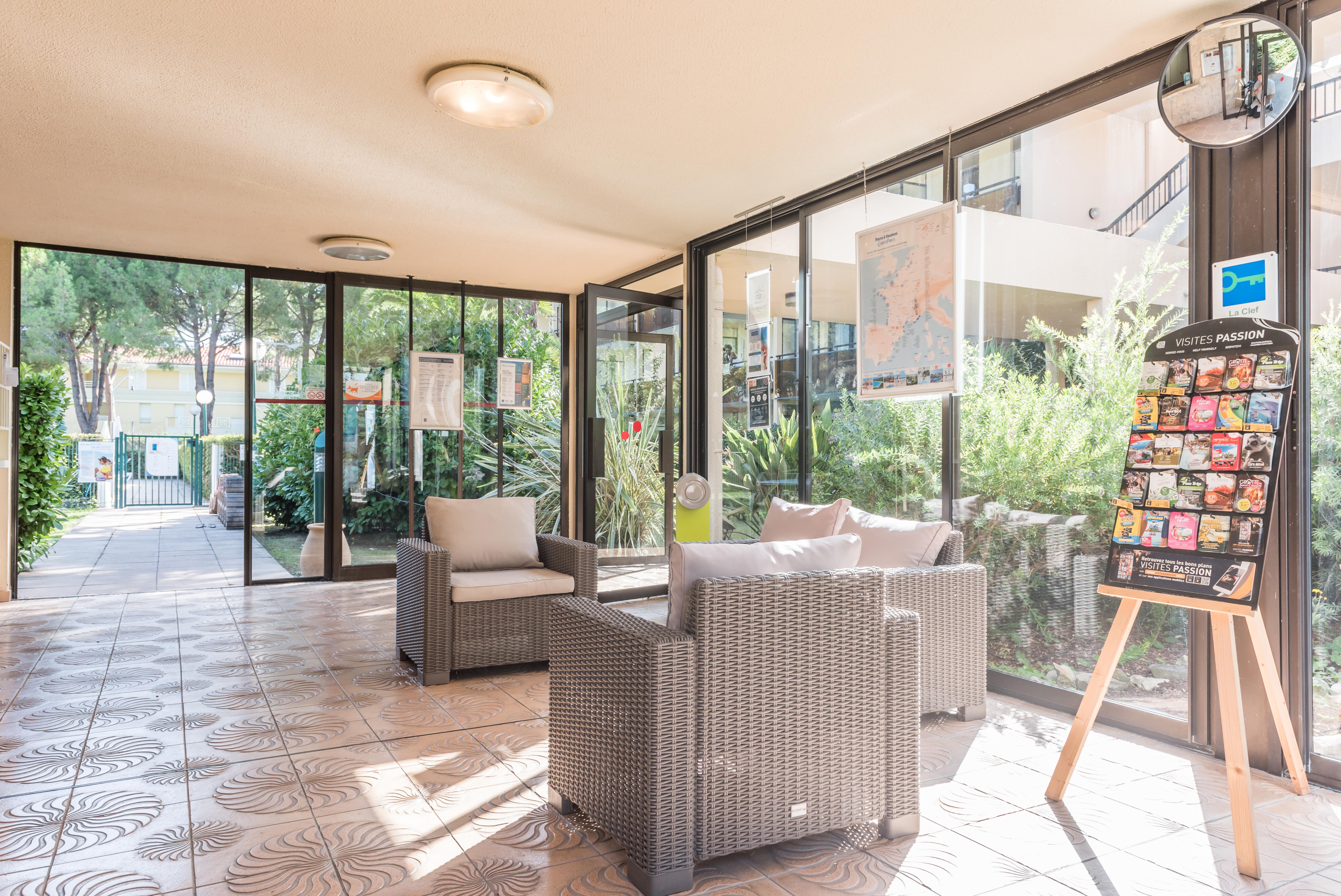 Résidence Pierre&Vacances Les Jardins Ombragés Mandelieu Esterno foto